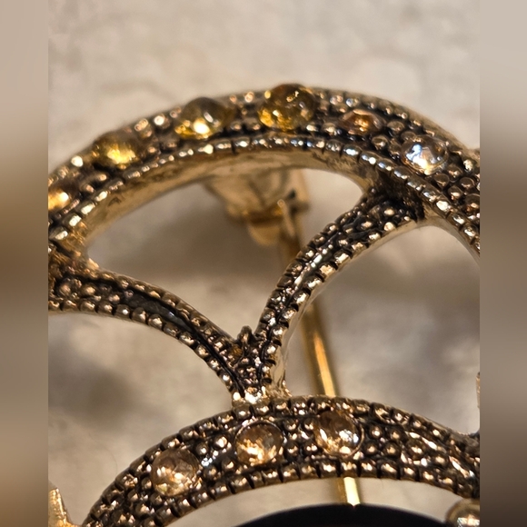 Monet Large Gold Brooch with Amber and Yellow Stones Vintage - Picture 6 of 8